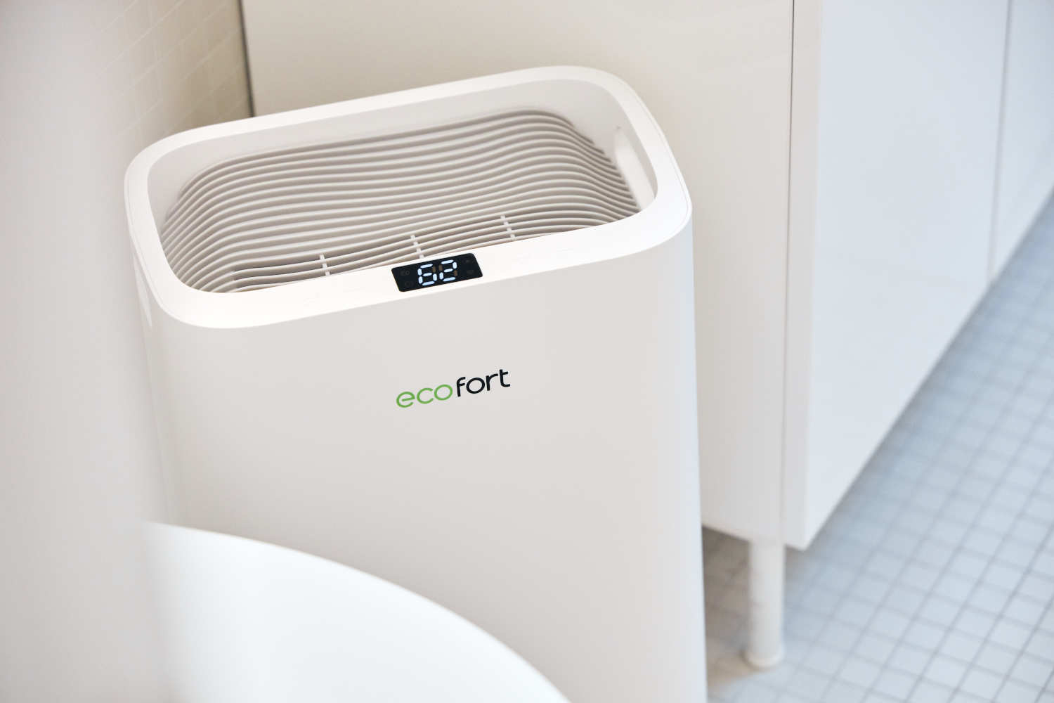 ecoQ DryAir 13L Energy Saver in a bathroom